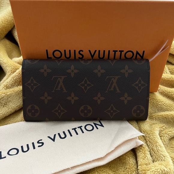 🚫SOLD🚫 Authentic Louis Vuitton Emilie Wallet - Picture 2 of 9